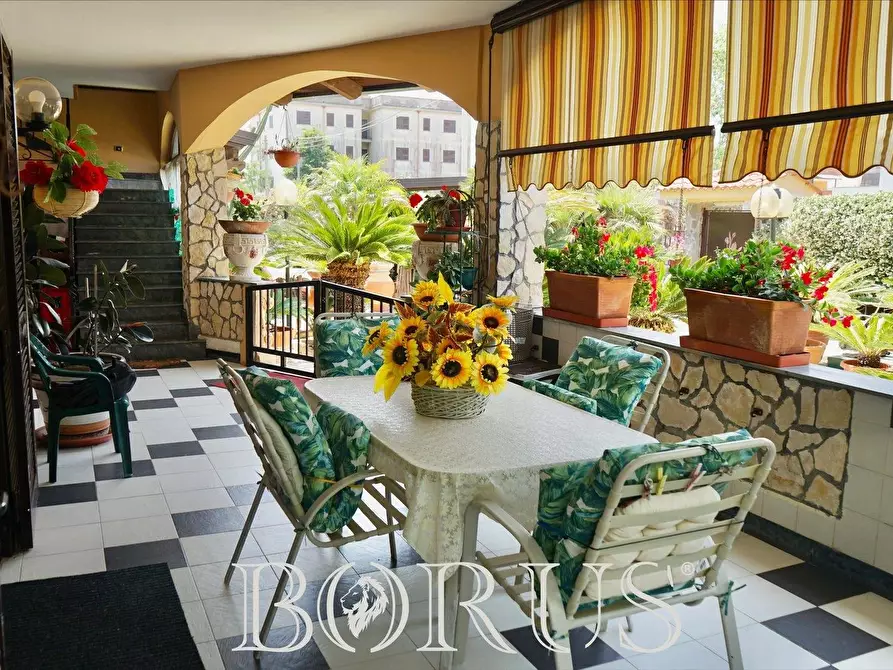 Immagine 2 di Villa in vendita  in via Frosinone a Castel Volturno