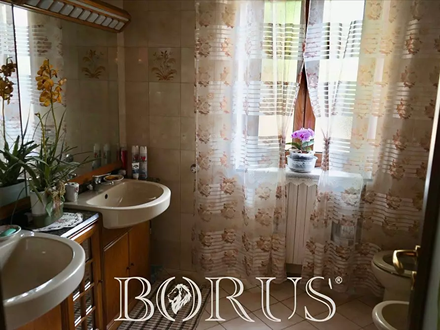 Immagine 42 di Villa in vendita  in via Frosinone a Castel Volturno