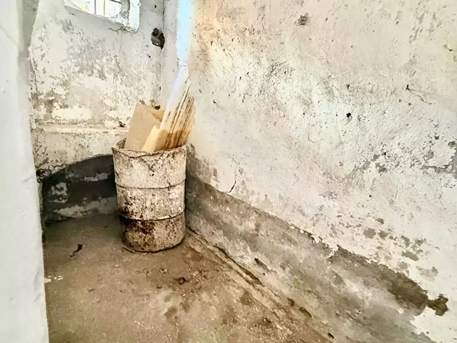 Immagine 16 di Casa indipendente in vendita  in corso garibaldi a Falciano Del Massico