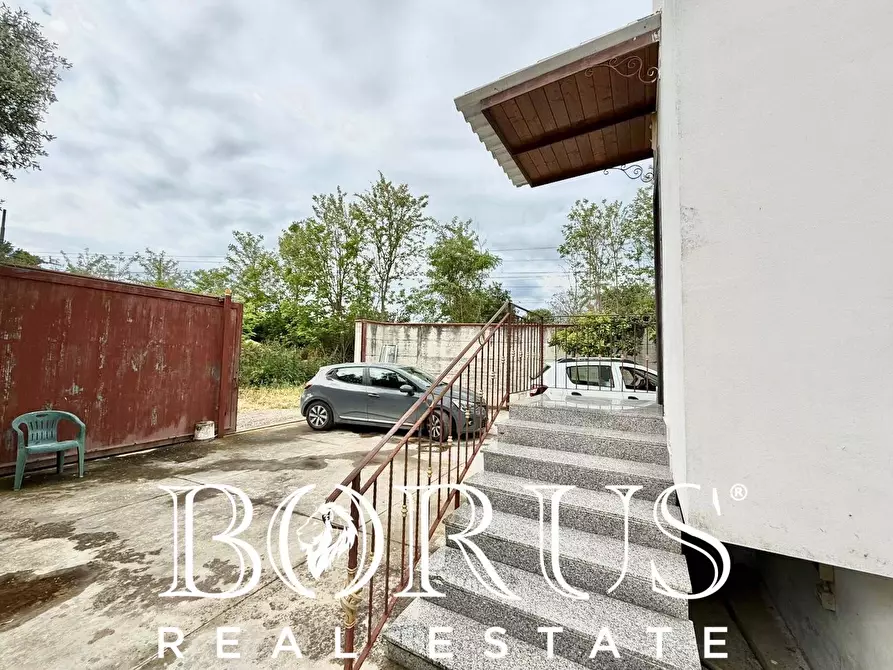 Immagine 5 di Villa in vendita  in Via Limitillo 12 a Villa Literno