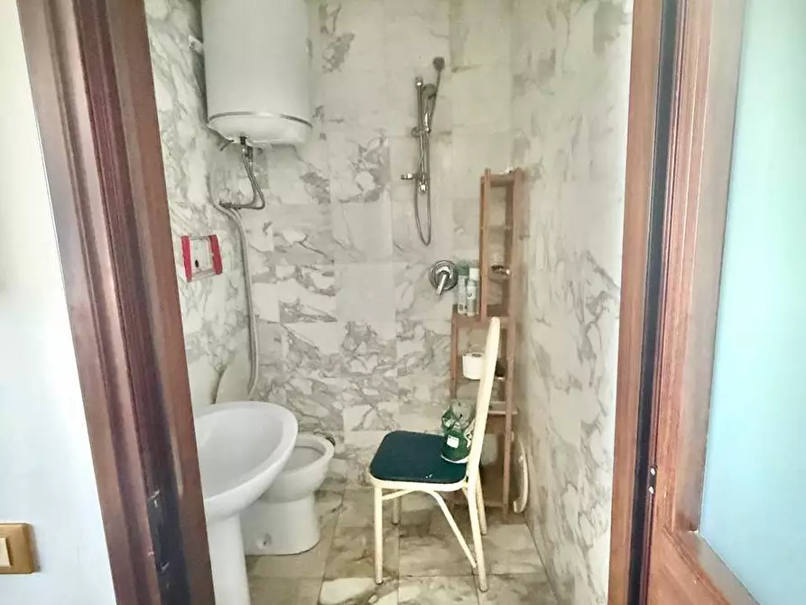 Immagine 59 di Locale commerciale in vendita  in via napoli 20 a Cancello Ed Arnone