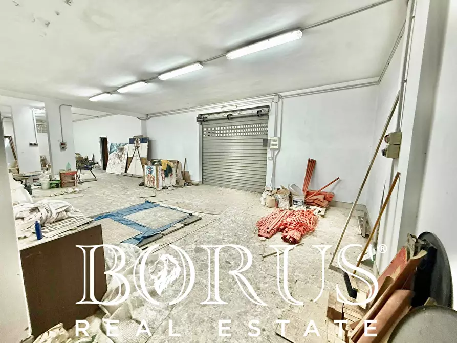 Immagine 10 di Locale commerciale in vendita  in VIA LATINA a Santa Maria Capua Vetere