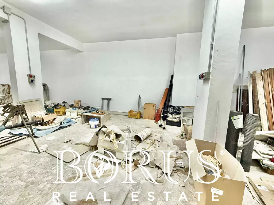 Immagine 37 di Locale commerciale in vendita  in VIA LATINA a Santa Maria Capua Vetere