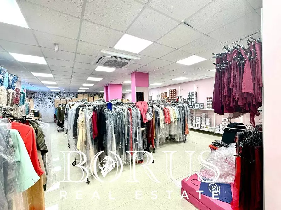 Immagine 15 di Locale commerciale in vendita  in via nuoro a Cancello Ed Arnone
