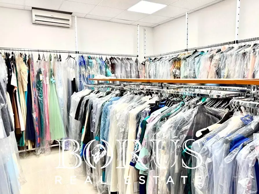 Immagine 28 di Locale commerciale in vendita  in via nuoro a Cancello Ed Arnone