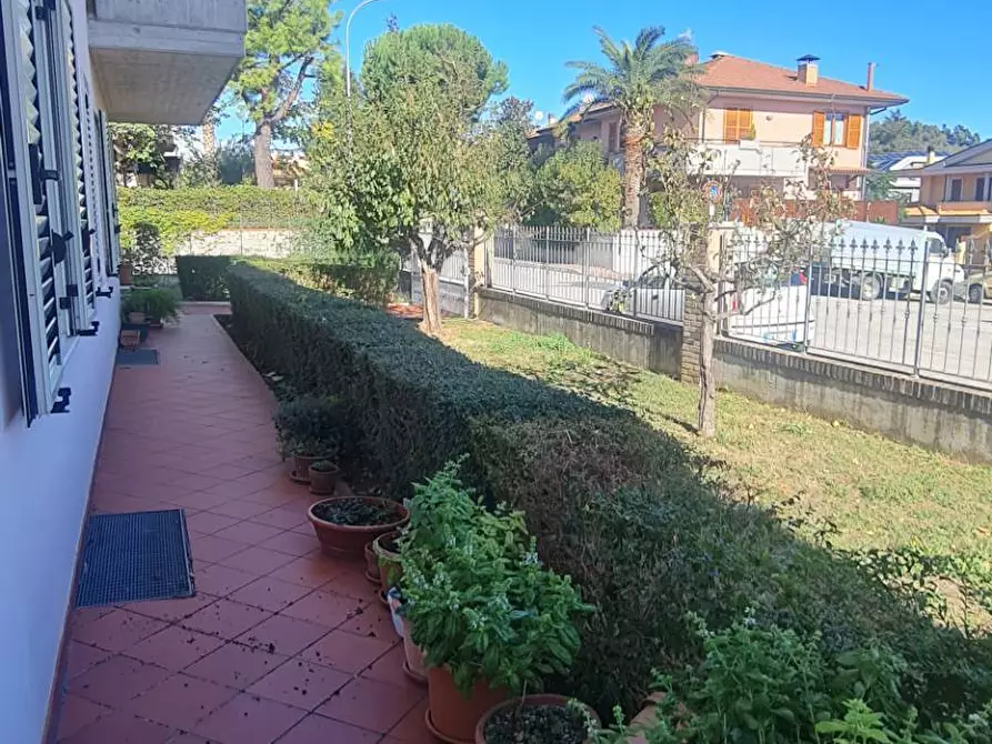 Immagine 31 di Villetta a schiera in vendita  a Folignano