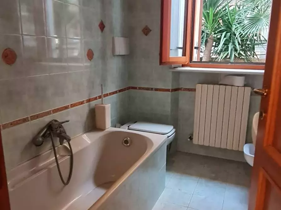 Immagine 23 di Casa indipendente in vendita  a San Benedetto Del Tronto