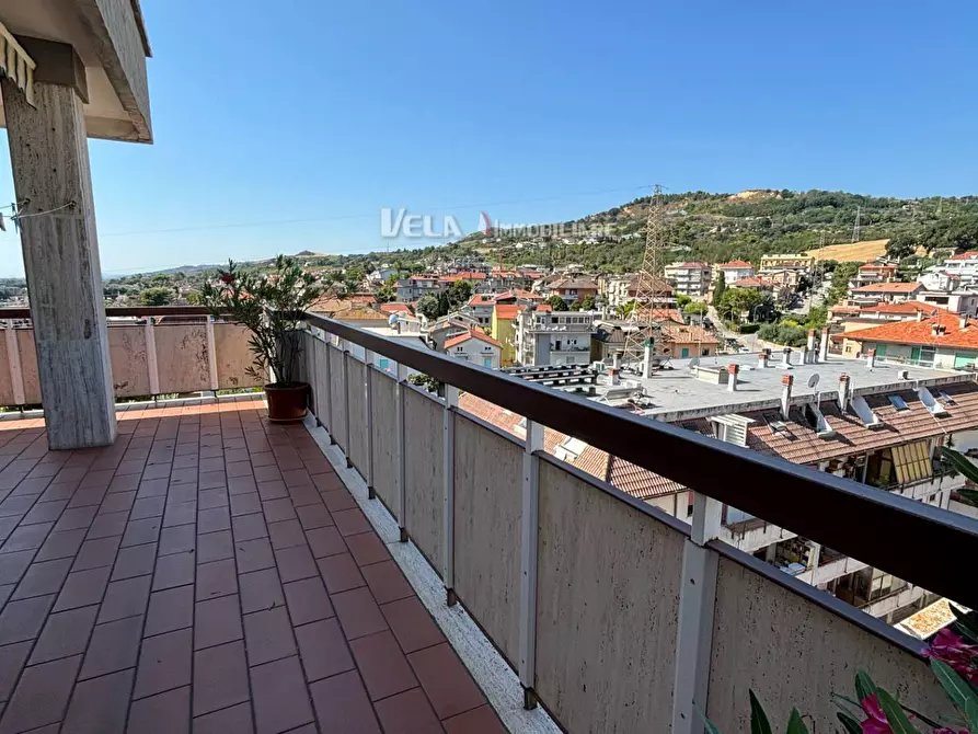 Immagine 52 di Attico in vendita  a San Benedetto Del Tronto