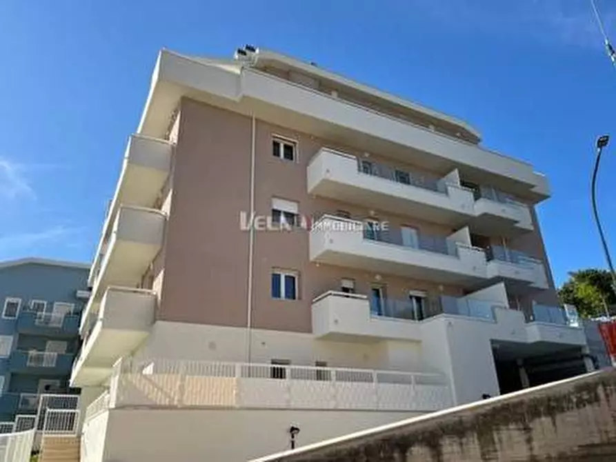 Immagine 12 di Appartamento in vendita  a Acquaviva Picena