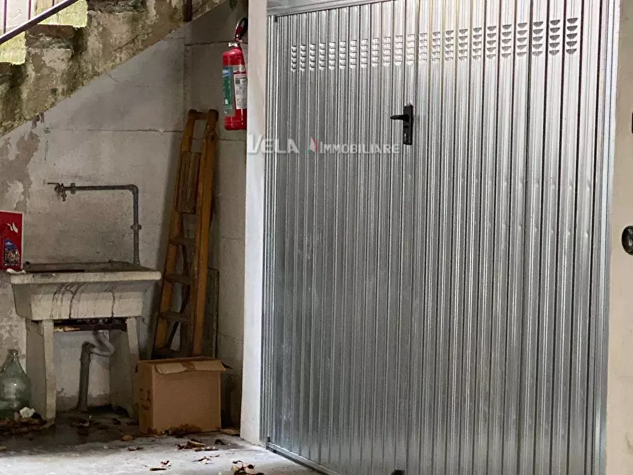 Immagine 2 di Magazzino in vendita  a San Benedetto Del Tronto