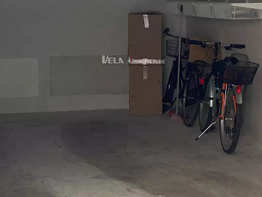 Immagine 5 di Magazzino in vendita  a San Benedetto Del Tronto