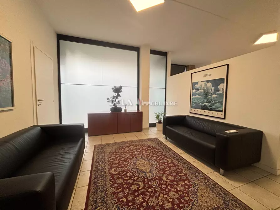 Immagine 2 di Attività commerciale in vendita  a San Benedetto Del Tronto