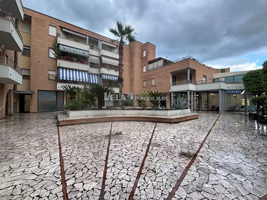 Immagine 11 di Attività commerciale in vendita  a San Benedetto Del Tronto