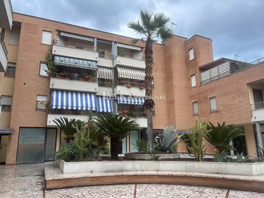 Immagine 8 di Attività commerciale in vendita  a San Benedetto Del Tronto