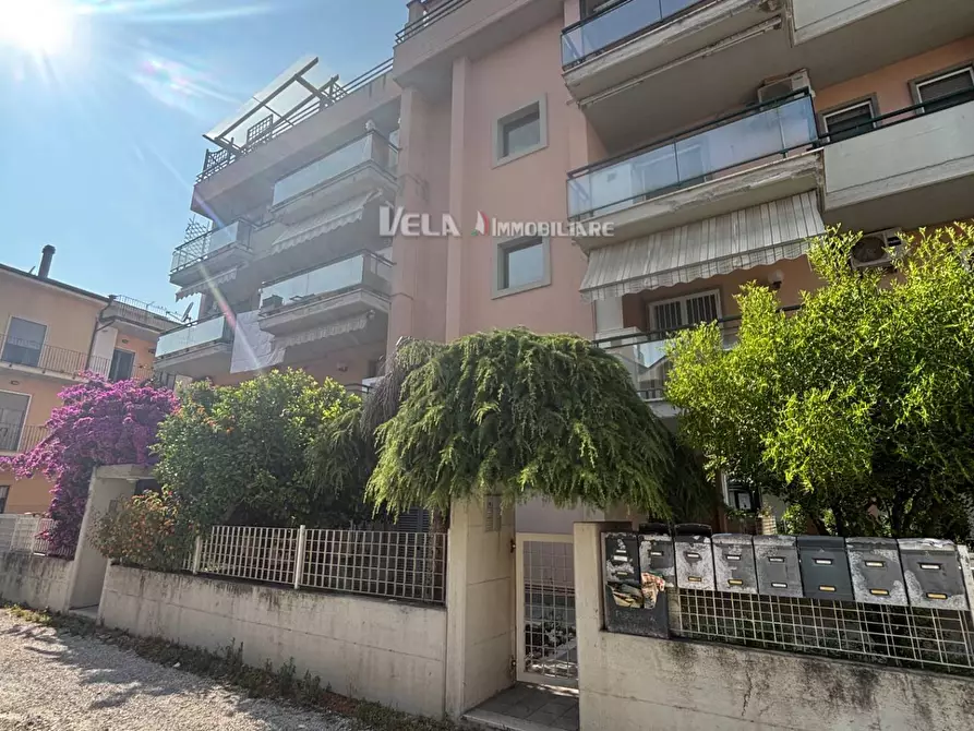 Immagine 47 di Attico in vendita  a San Benedetto Del Tronto