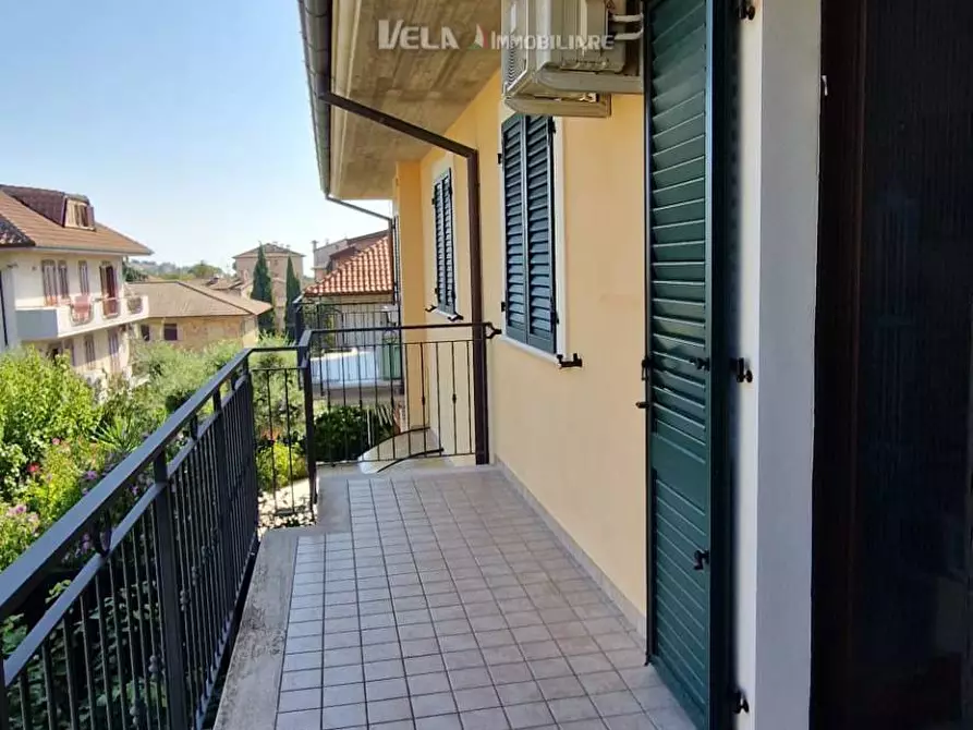 Immagine 11 di Appartamento in vendita  a Castorano