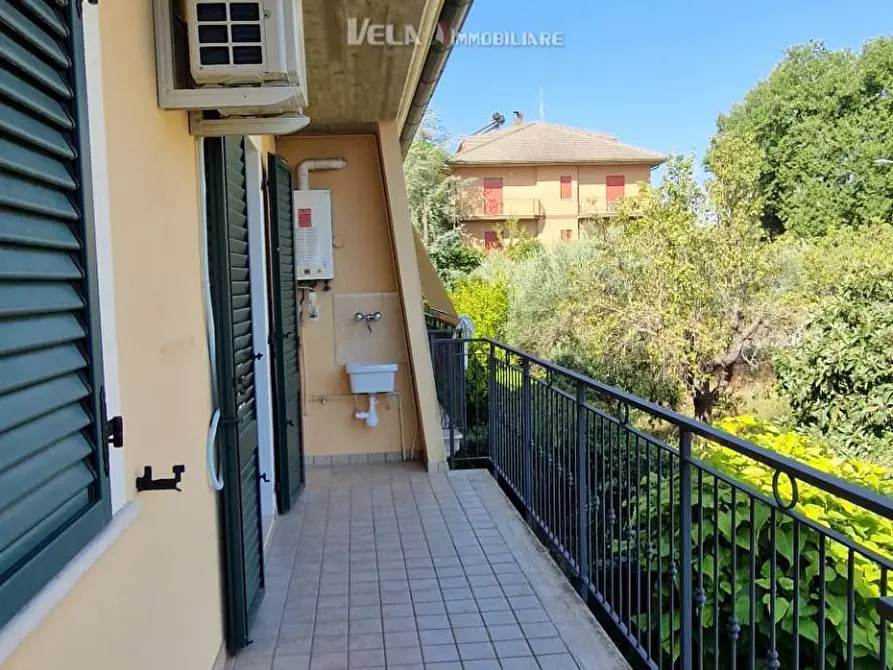 Immagine 12 di Appartamento in vendita  a Castorano