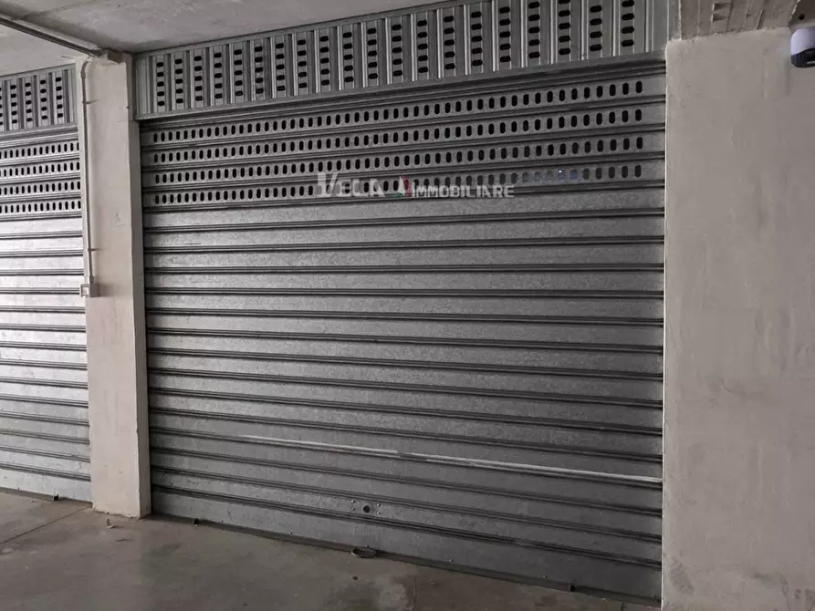 Immagine 4 di Box auto in vendita  a San Benedetto Del Tronto