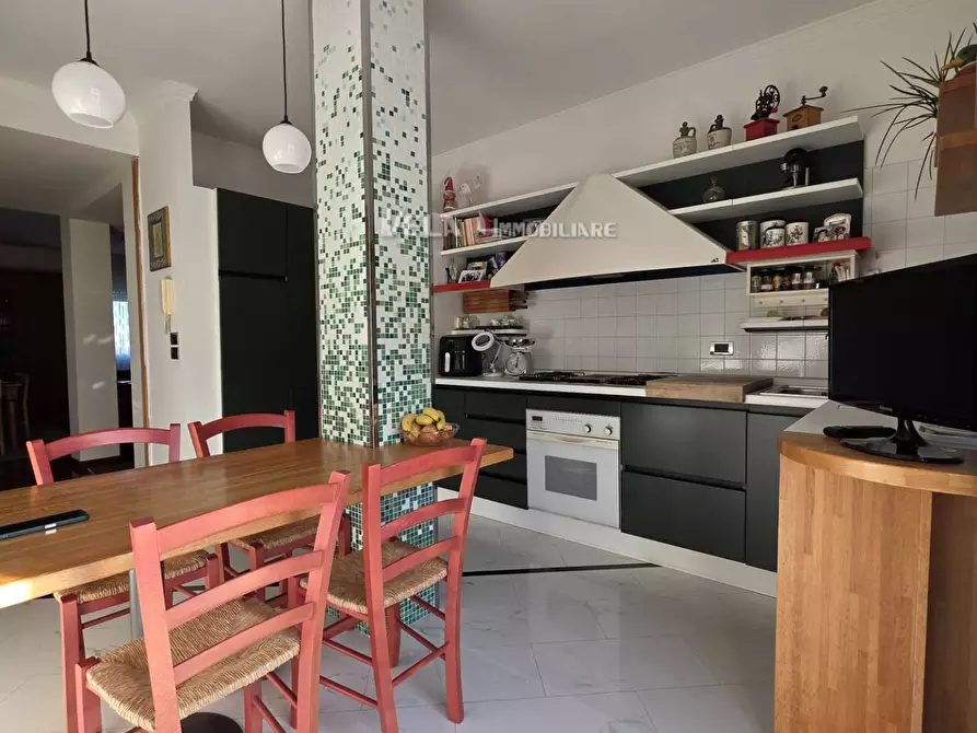 Immagine 6 di Appartamento in vendita  a San Benedetto Del Tronto