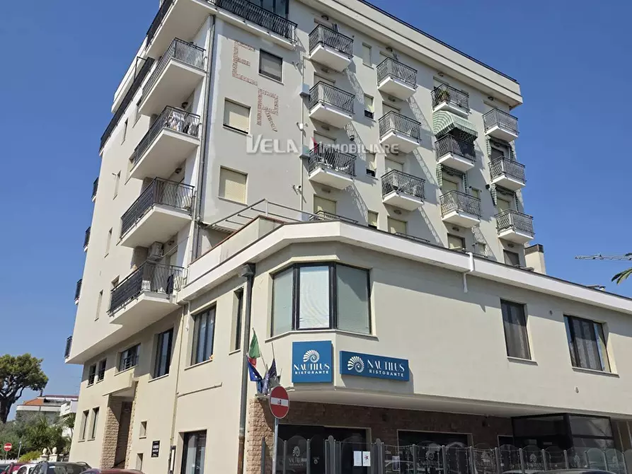 Immagine 11 di Appartamento in vendita  a San Benedetto Del Tronto