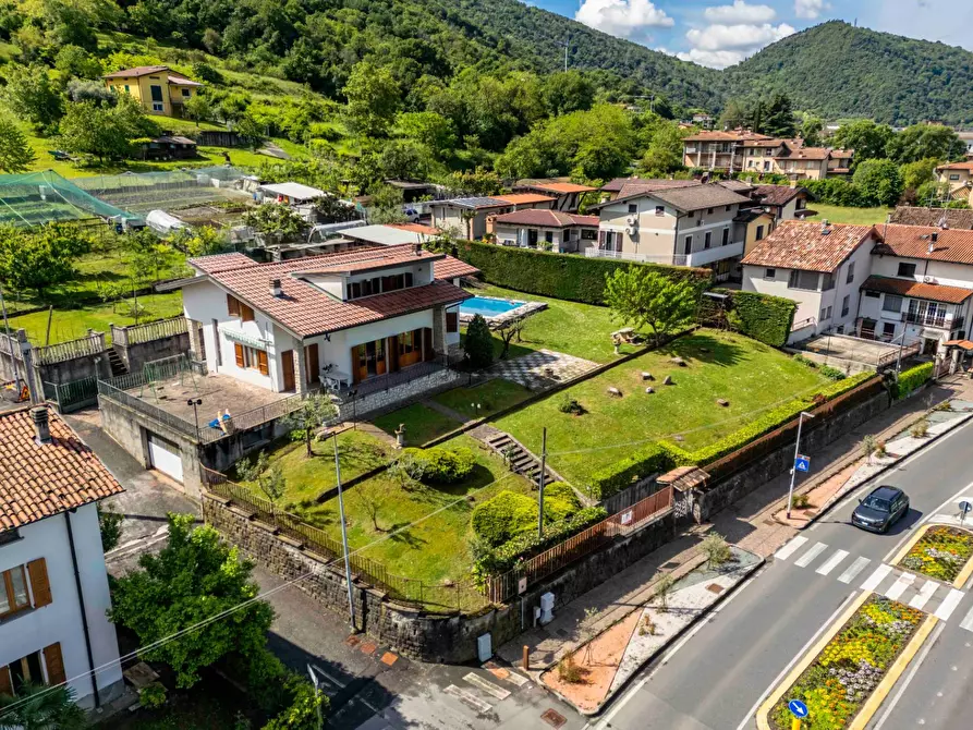 Immagine 32 di Villa in vendita  in Via Mazzini a Adro