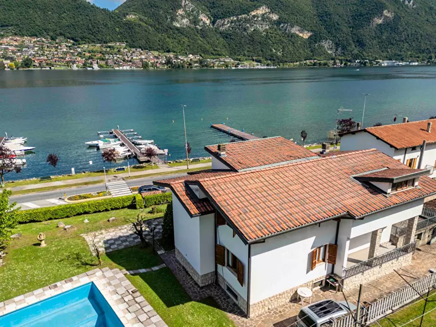 Immagine 33 di Villa in vendita  in Via Mazzini a Adro