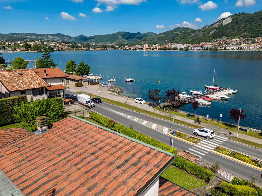 Immagine 34 di Villa in vendita  in Via Mazzini a Adro