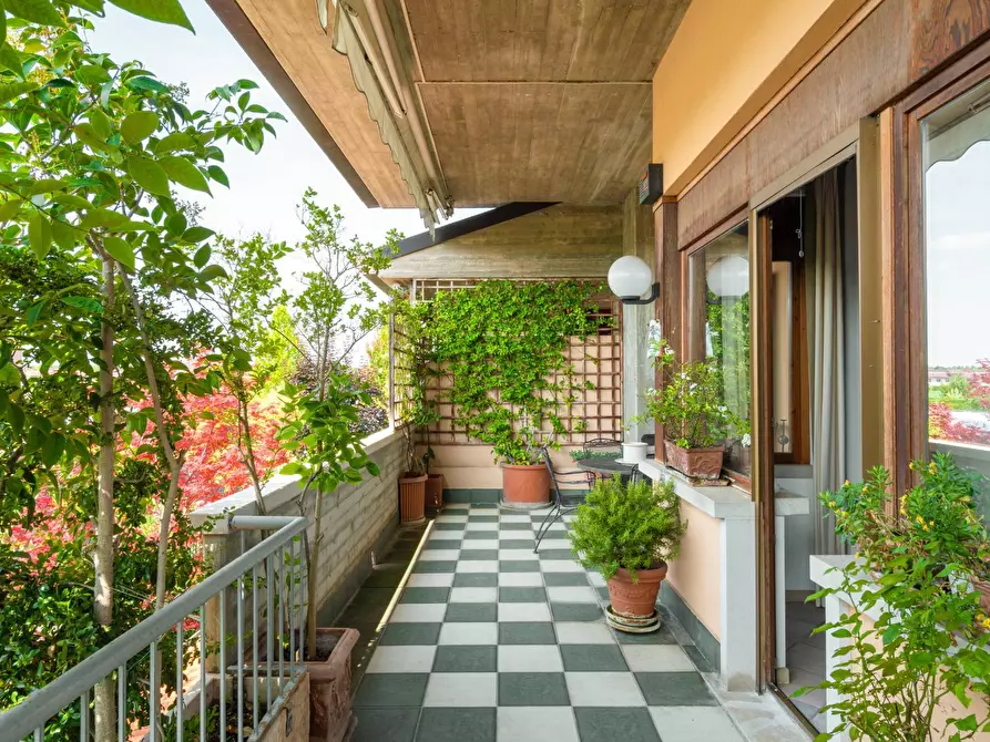 appartamento in vendita a Desenzano del Garda in zona Rivoltella