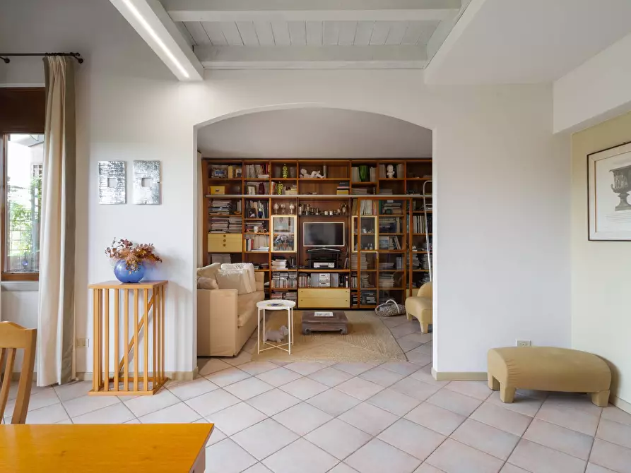 Immagine 8 di Appartamento in vendita  in via Giulio Cesare 2 a Desenzano Del Garda