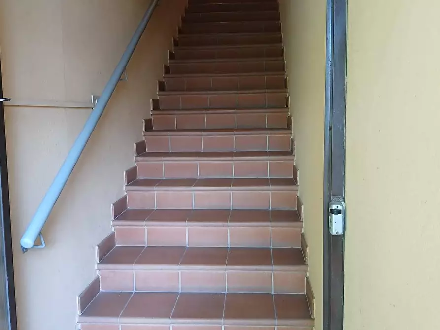 Immagine 15 di Appartamento in vendita  in via Giulio Cesare 2 a Desenzano Del Garda