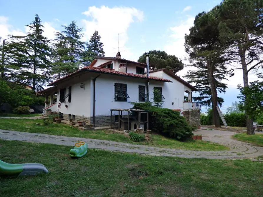 Immagine 1 di Villa in vendita  a Rignano Sull'arno