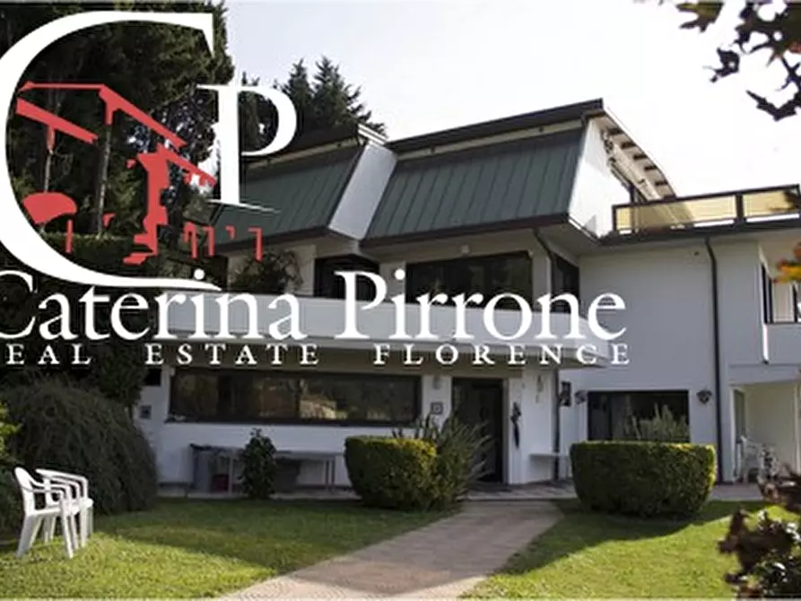 Immagine 2 di Villa in vendita  in via delle Sezioni 10 a Massarosa