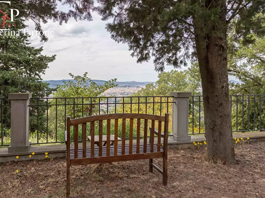 Immagine 17 di Villa in vendita  in via de' Fancelli 10 a Firenze