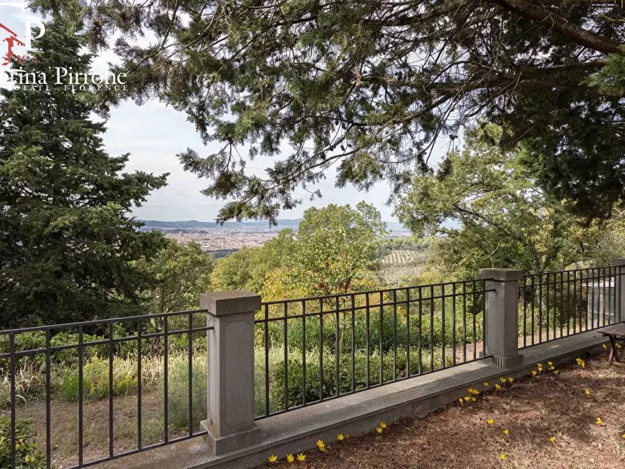 Immagine 16 di Villa in vendita  in via de' Fancelli 10 a Firenze