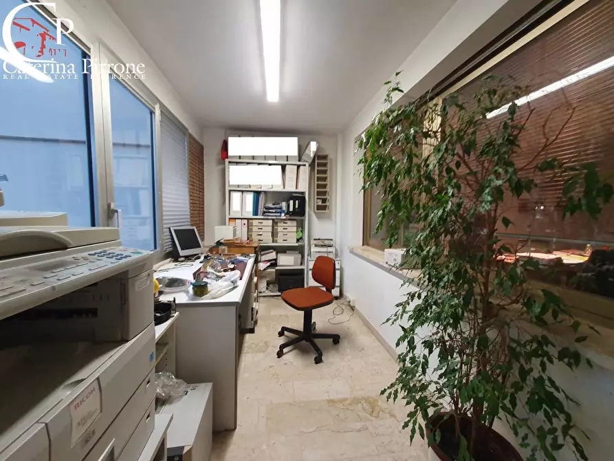 Immagine 1 di Ufficio in vendita  in viale Milton a Firenze