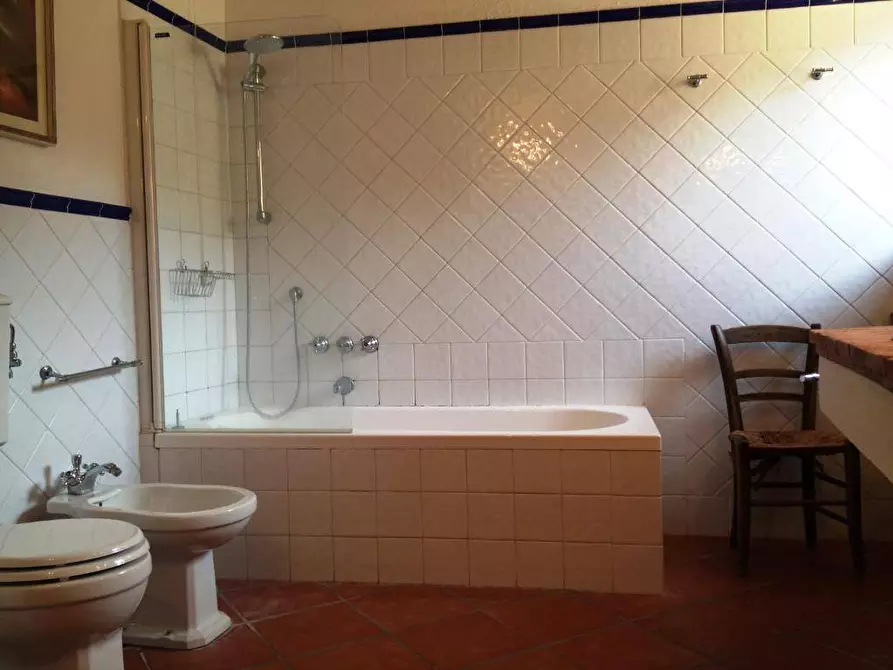 Immagine 17 di Rustico / casale in vendita  in via Ribaldi 1 a Capraia E Limite