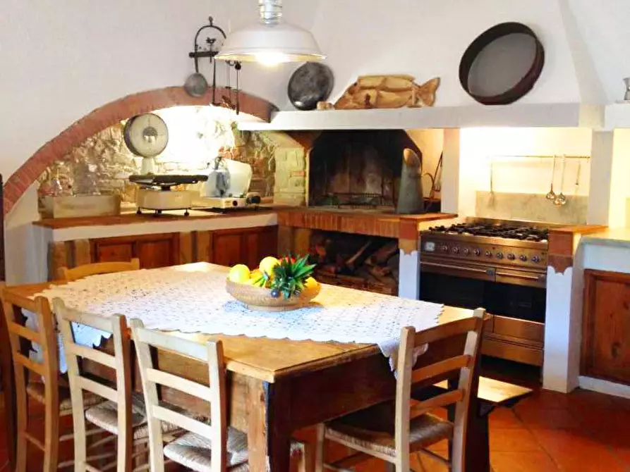 Immagine 35 di Rustico / casale in vendita  in via Ribaldi 1 a Capraia E Limite