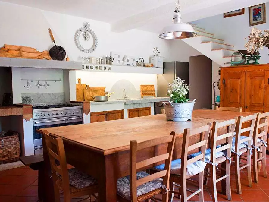 Immagine 42 di Rustico / casale in vendita  in via Ribaldi 1 a Capraia E Limite