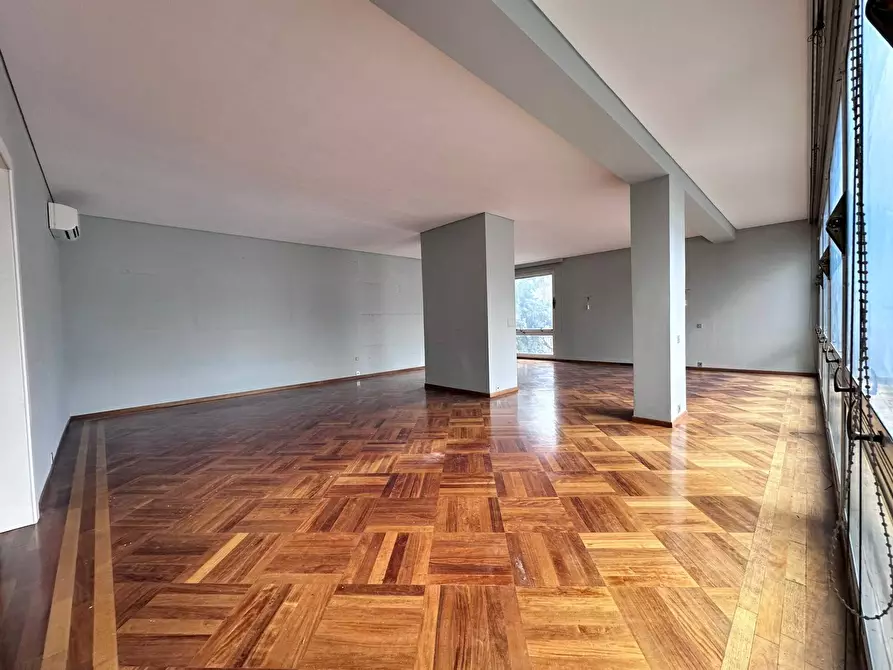 Immagine 1 di Appartamento in vendita  in viale Gramsci a Firenze