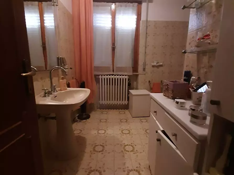 Immagine 16 di Appartamento in vendita  in via Cesare Battisti a Cecina