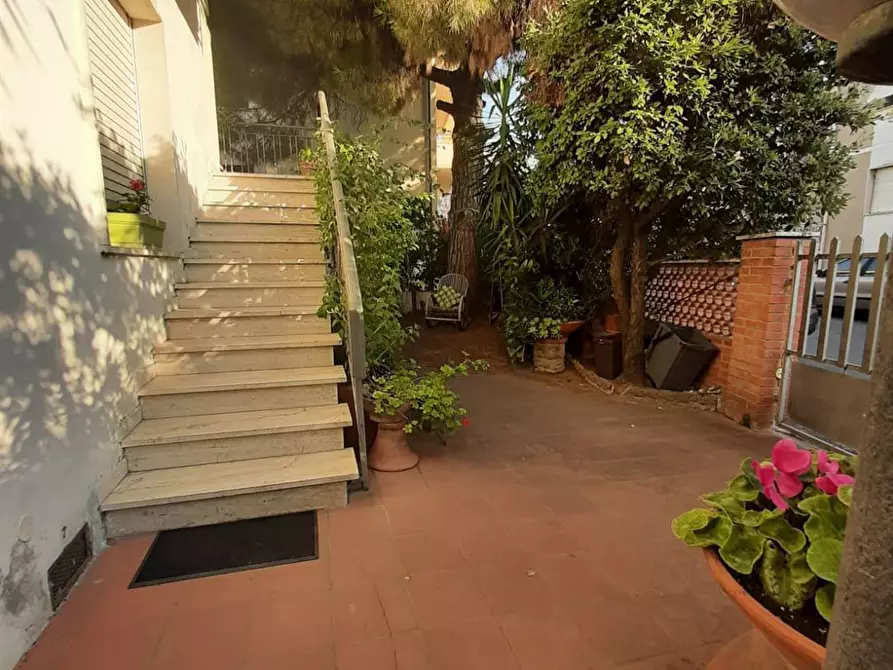 Immagine 21 di Appartamento in vendita  in via Cesare Battisti a Cecina