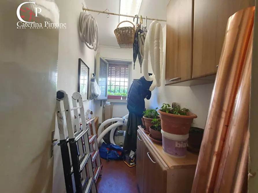 Immagine 2 di Locale commerciale in vendita  in via Filippo Webb 1 a Firenze