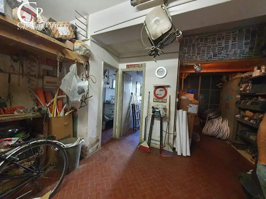 Immagine 3 di Locale commerciale in vendita  in via Filippo Webb 1 a Firenze