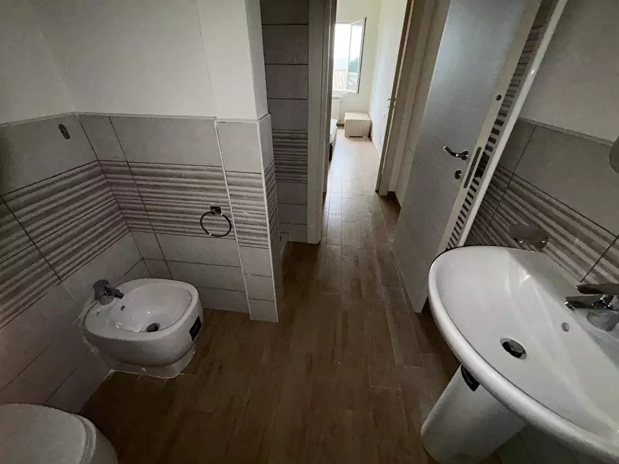 Immagine 24 di Appartamento in vendita  in via Ermenegildo Santoni 10 a Londa