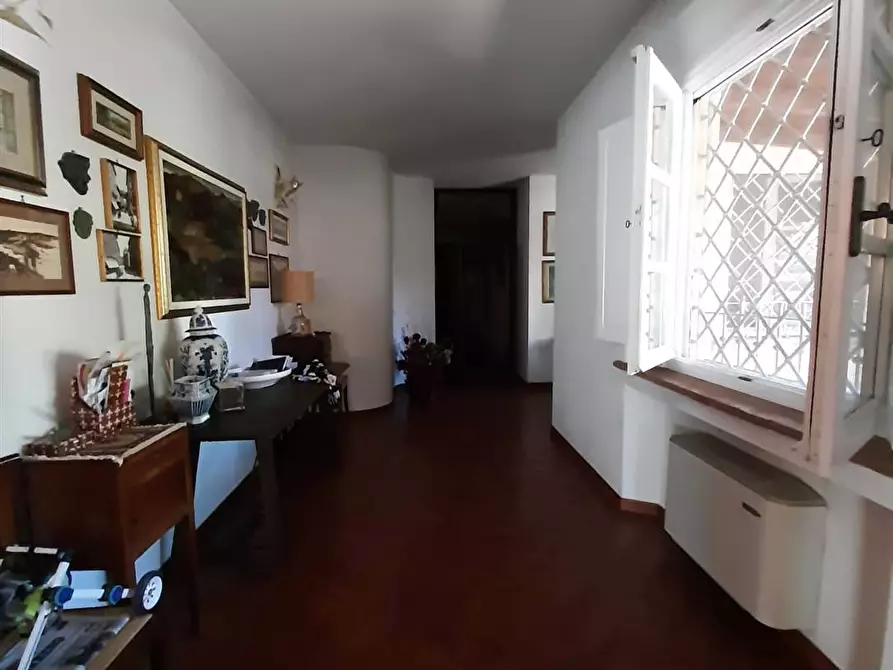 Immagine 15 di Villa in vendita  in piazza della Libertà 10 a Cecina