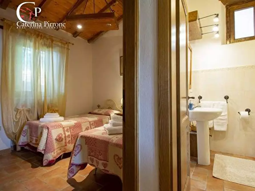 Immagine 13 di Villa in vendita  in frazione Vicorati snc a Dicomano