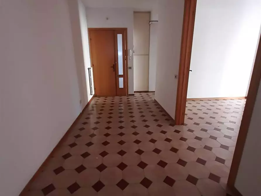 Immagine 2 di Appartamento in vendita  in Via Arno 12 a Cecina