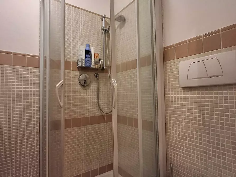 Immagine 33 di Appartamento in vendita  in viale dei Mille 31 a Firenze