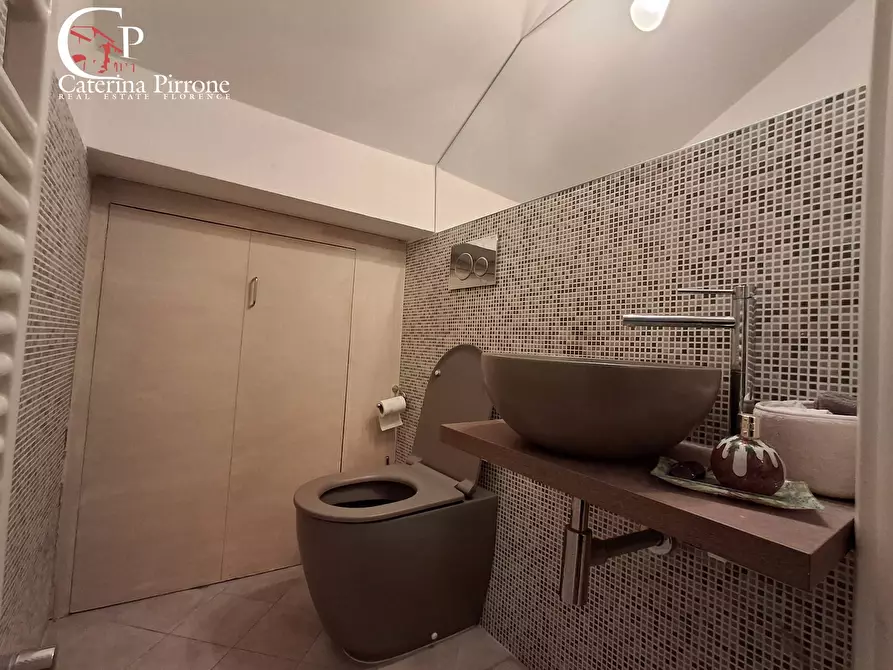 Immagine 36 di Appartamento in vendita  in viale dei Mille 31 a Firenze