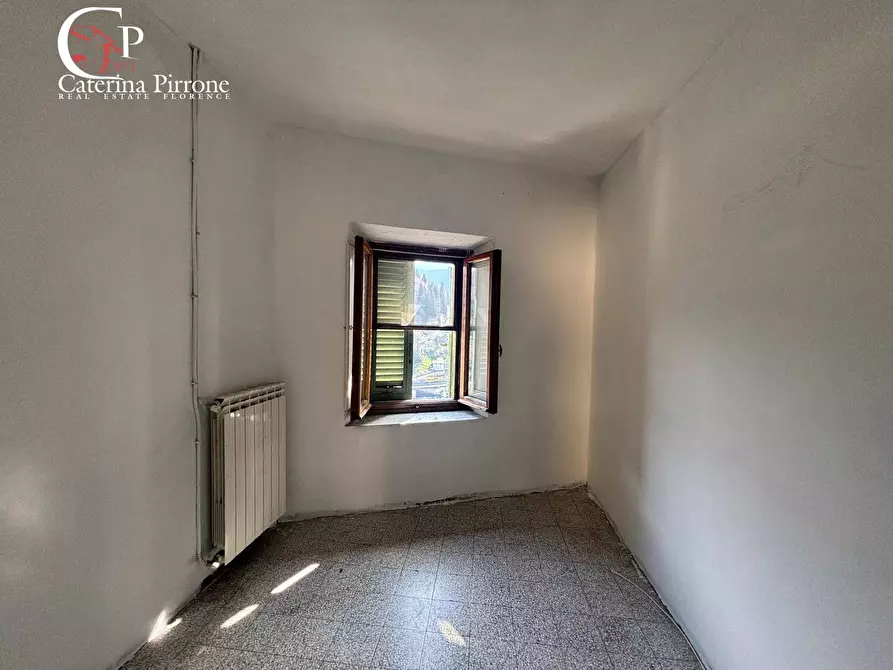 Immagine 5 di Appartamento in vendita  in PIAZZA CAVALCANTI 1 a Londa